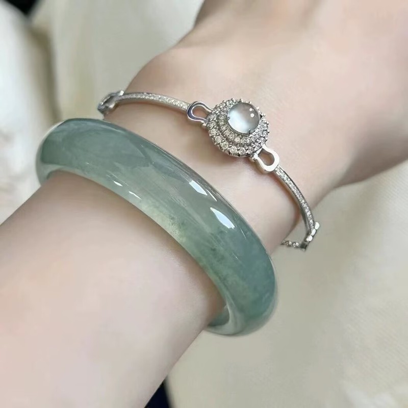 Bracelets - 꽃무늬 팔찌, 오일 그린 색상의 고품질